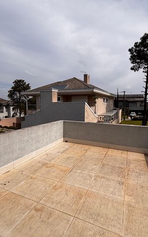 Casa de condomínio à venda com 520m², 4 quartos e 9 vagas Casa de condomínio à venda com 520m², 4 quartos e 9 vagasSacada suíte 3