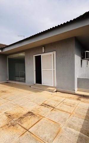 Casa de condomínio à venda com 520m², 4 quartos e 9 vagas Casa de condomínio à venda com 520m², 4 quartos e 9 vagasSacada suíte 4