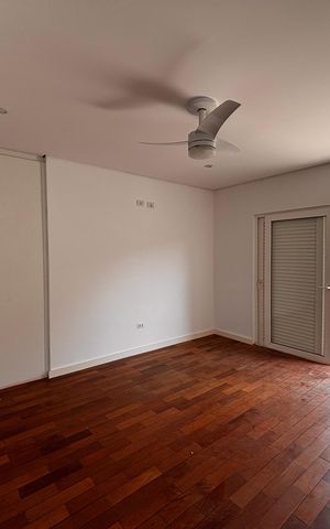 Casa de condomínio à venda com 520m², 4 quartos e 9 vagas Casa de condomínio à venda com 520m², 4 quartos e 9 vagasSuíte 3