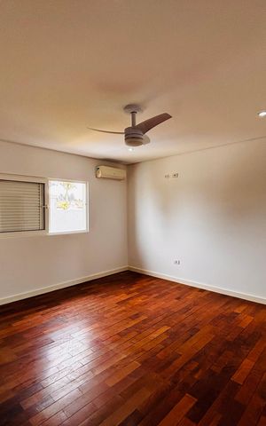 Casa de condomínio à venda com 520m², 4 quartos e 9 vagas Casa de condomínio à venda com 520m², 4 quartos e 9 vagasSuíte 1