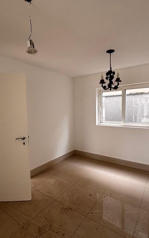 Casa de condomínio à venda com 520m², 4 quartos e 9 vagas Casa de condomínio à venda com 520m², 4 quartos e 9 vagasCozinha