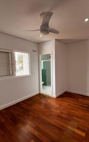 Casa de condomínio à venda com 520m², 4 quartos e 9 vagas Casa de condomínio à venda com 520m², 4 quartos e 9 vagasSuíte 2