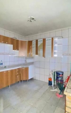 Casa à venda com 125m², 2 quartos e 2 vagas Casa à venda com 125m², 2 quartos e 2 vagasCozinha