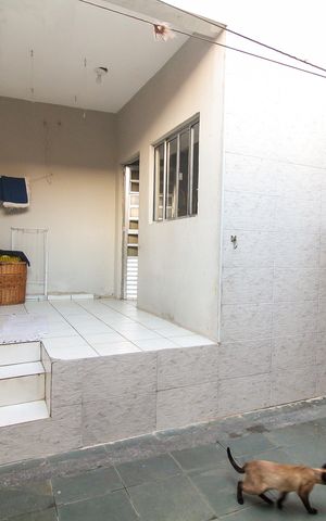 Casa à venda com 175m², 2 quartos e 4 vagas Casa à venda com 175m², 2 quartos e 4 vagasQuintal