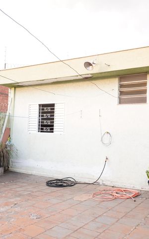 Casa para alugar com 122m², 4 quartos e 5 vagasQuintal