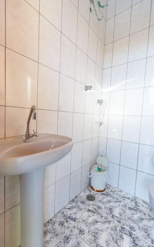 Casa à venda com 422m², 6 quartos e 2 vagas Casa à venda com 422m², 6 quartos e 2 vagasBanheiro de serviço