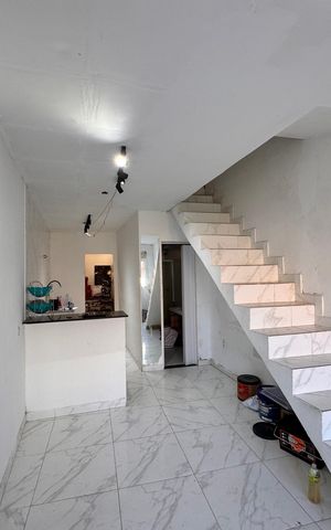 Casa de condomínio para alugar com 112m², 2 quartos e 1 vaga Casa de condomínio para alugar com 112m², 2 quartos e 1 vagaSala