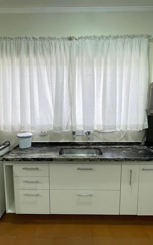 Casa à venda com 145m², 4 quartos e 2 vagas Casa à venda com 145m², 4 quartos e 2 vagasCozinha