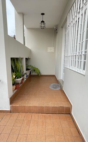 Casa à venda com 145m², 4 quartos e 2 vagas Casa à venda com 145m², 4 quartos e 2 vagasEntrada