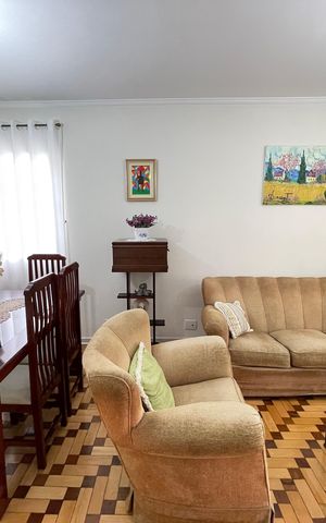 Casa à venda com 145m², 4 quartos e 2 vagas Casa à venda com 145m², 4 quartos e 2 vagasSala