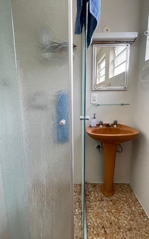Casa à venda com 145m², 4 quartos e 2 vagas Casa à venda com 145m², 4 quartos e 2 vagasBanheiro 2