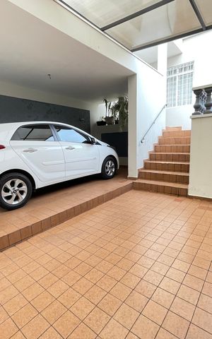 Casa à venda com 145m², 4 quartos e 2 vagas Casa à venda com 145m², 4 quartos e 2 vagasGaragem