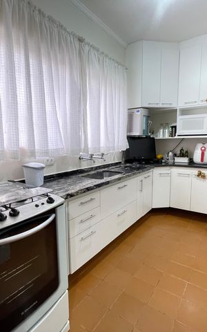 Casa à venda com 145m², 4 quartos e 2 vagas Casa à venda com 145m², 4 quartos e 2 vagasCozinha