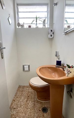 Casa à venda com 145m², 4 quartos e 2 vagas Casa à venda com 145m², 4 quartos e 2 vagasBanheiro 4