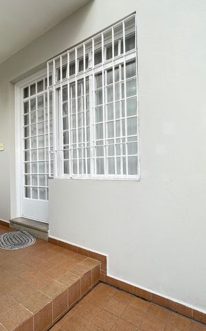 Casa à venda com 145m², 4 quartos e 2 vagas Casa à venda com 145m², 4 quartos e 2 vagasEntrada