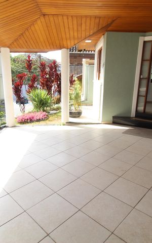 Casa de condomínio para alugar com 300m², 4 quartos e 2 vagasGaragem
