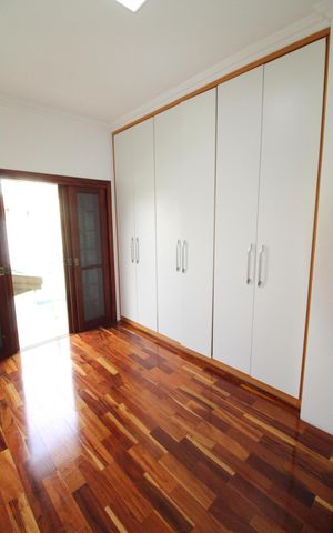 Casa de condomínio para alugar com 300m², 4 quartos e 2 vagasQuarto 3