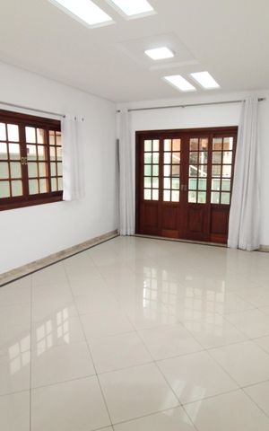 Casa de condomínio para alugar com 300m², 4 quartos e 2 vagasSala 3