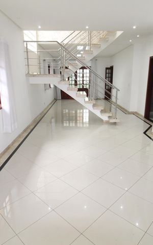 Casa de condomínio para alugar com 300m², 4 quartos e 2 vagasSala 1
