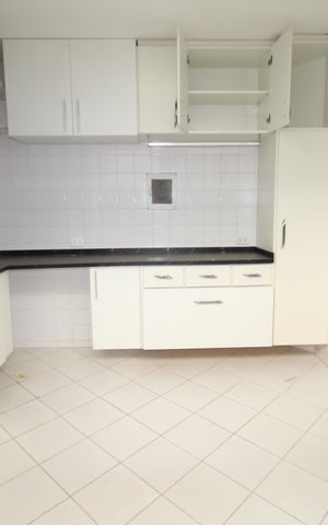 Casa de condomínio para alugar com 300m², 4 quartos e 2 vagasÁrea de Serviço