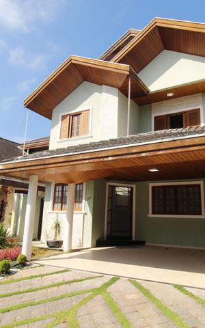 Casa de condomínio para alugar com 300m², 4 quartos e 2 vagasGaragem