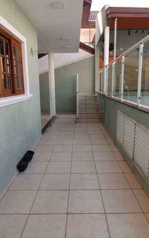 Casa de condomínio para alugar com 300m², 4 quartos e 2 vagasQuintal