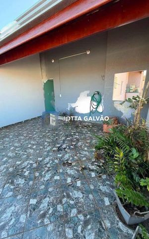 Casa à venda com 160m², 4 quartos e 2 vagas
