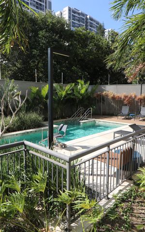 Apartamento à venda com 27m², 1 quarto e sem vagaÁrea comum - Piscina