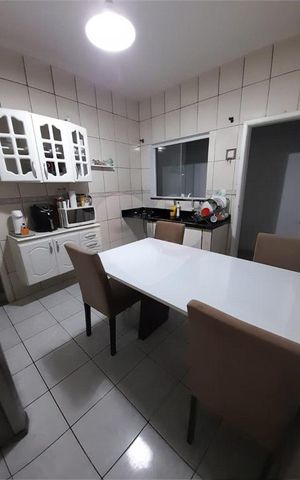 Casa à venda com 143m², 2 quartos e 2 vagas