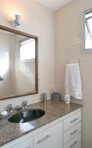 Apartamento à venda com 157m², 3 quartos e 3 vagasBanheiro da suíte 1