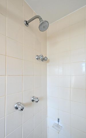 Apartamento à venda com 157m², 3 quartos e 3 vagasBanheiro da suíte 1