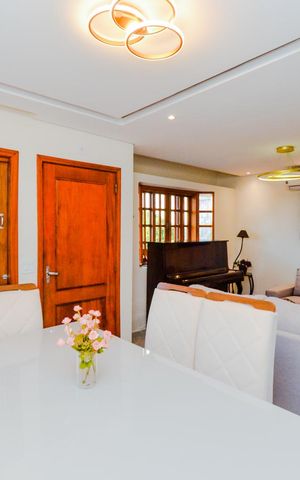 Casa de condomínio à venda com 160m², 3 quartos e 3 vagasSala