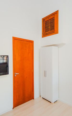 Casa de condomínio à venda com 160m², 3 quartos e 3 vagasEscritório