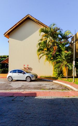 Casa de condomínio à venda com 160m², 3 quartos e 3 vagasVista da Sala