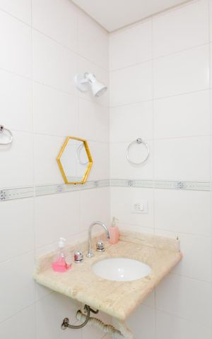 Casa de condomínio à venda com 160m², 3 quartos e 3 vagasBanheiro Social