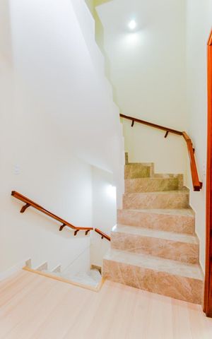 Casa de condomínio à venda com 160m², 3 quartos e 3 vagasEscada Quartos/Sala