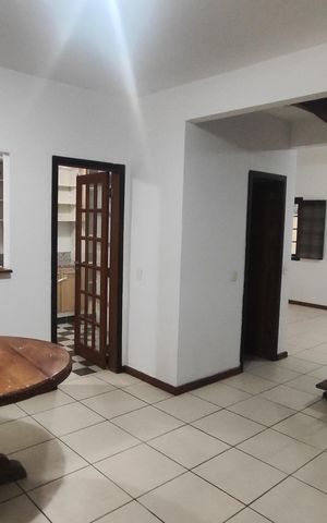 Casa de condomínio à venda com 360m², 3 quartos e 2 vagasSala