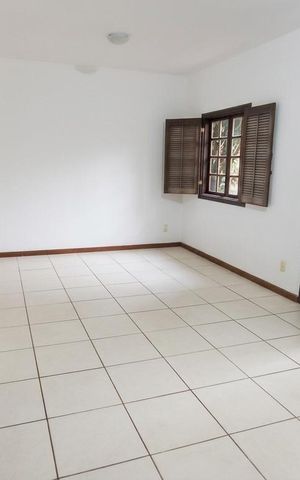 Casa de condomínio à venda com 360m², 3 quartos e 2 vagasSala