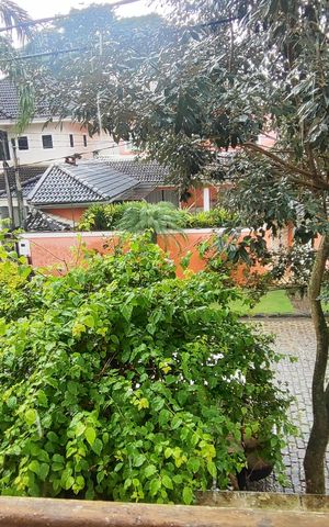 Casa de condomínio à venda com 360m², 3 quartos e 2 vagasVista