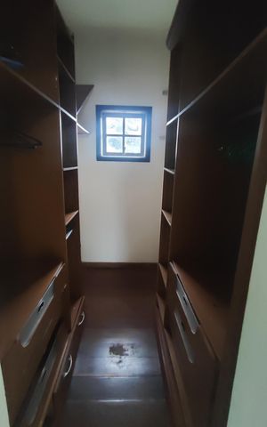 Casa de condomínio à venda com 360m², 3 quartos e 2 vagasQuarto