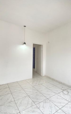 Casa para alugar com 50m², 2 quartos e sem vaga