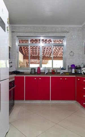 Casa à venda com 180m², 5 quartos e 3 vagasSala de Jantar e Dozinha