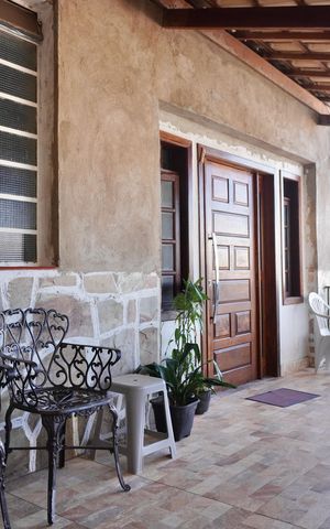 Casa à venda com 200m², 4 quartos e 1 vaga Casa à venda com 200m², 4 quartos e 1 vagaVaranda