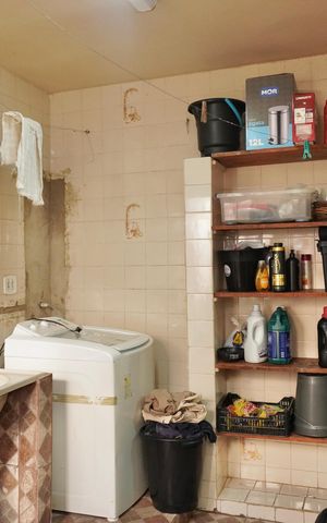 Casa à venda com 200m², 4 quartos e 1 vaga Casa à venda com 200m², 4 quartos e 1 vagaÁrea de Serviço
