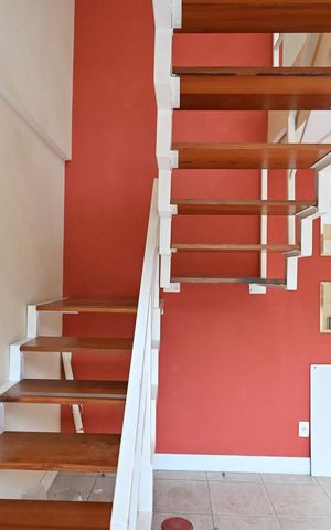Apartamento à venda com 89m², 1 quarto e 2 vagasEscada