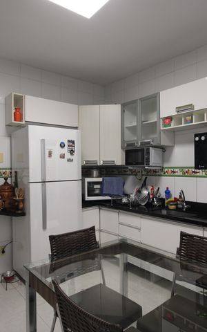 Casa de condomínio à venda com 230m², 5 quartos e 2 vagasCozinha