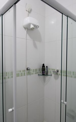 Casa de condomínio à venda com 230m², 5 quartos e 2 vagasBanheiro social