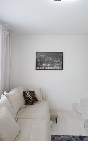 Casa à venda com 70m², 2 quartos e 2 vagasSala