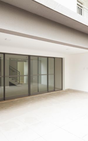 Apartamento à venda com 186m², 3 quartos e 2 vagas Apartamento à venda com 186m², 3 quartos e 2 vagasVaranda
