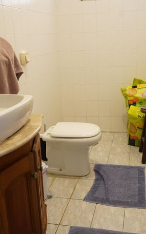 Casa à venda com 212m², 4 quartos e 6 vagasBanheiro